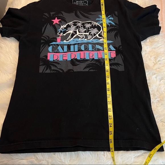 Riot Society California Republic Short Sleeve T Shirt Bear Size Medium Black - Picture 4 of 9